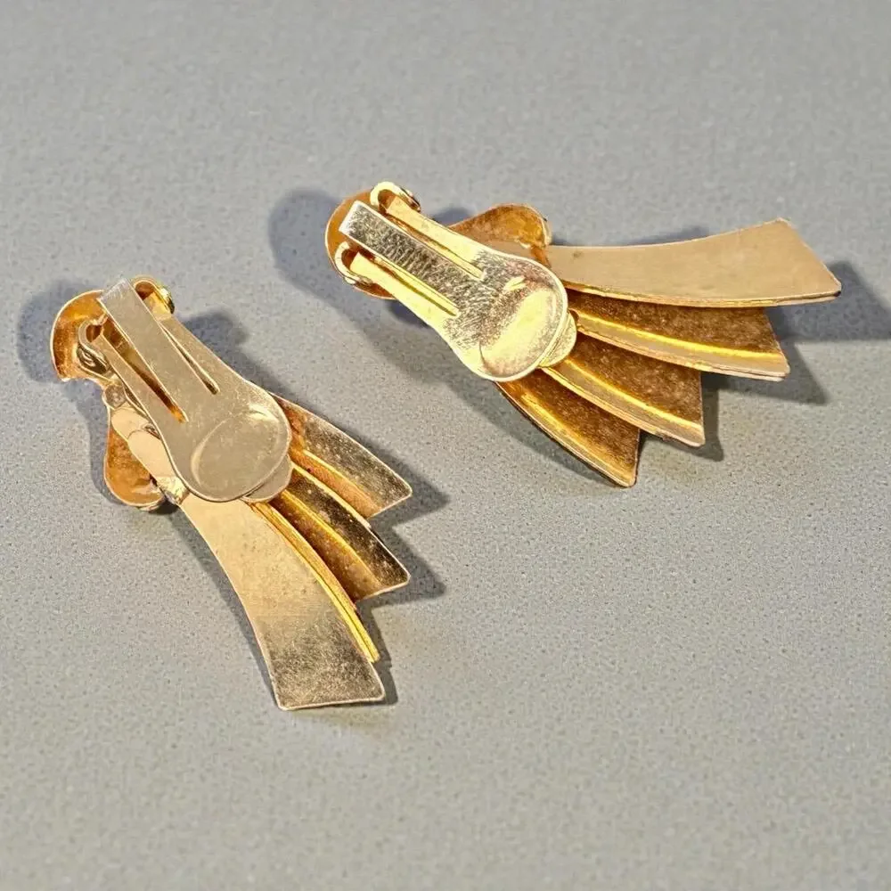 Vintage Mid Century Gold Tone Clip On Earrings Fan Fringe 1950s Modernist